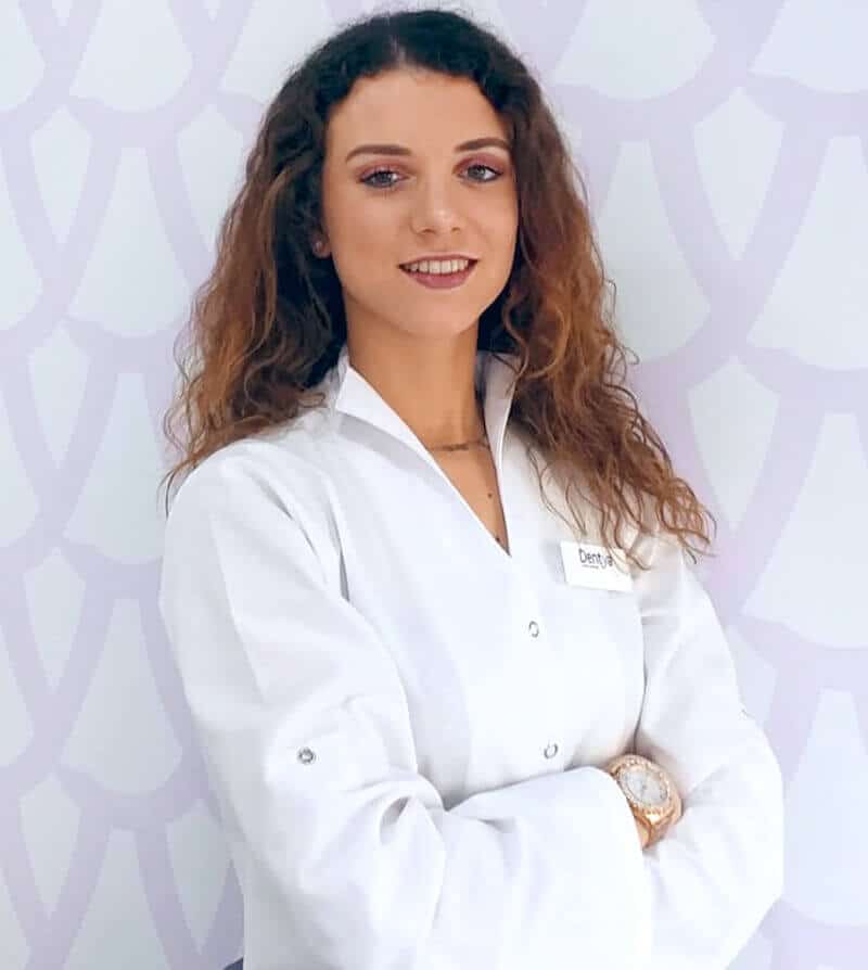 Doutora Queli Henriques, médica dentista e directora clínica da Dentya