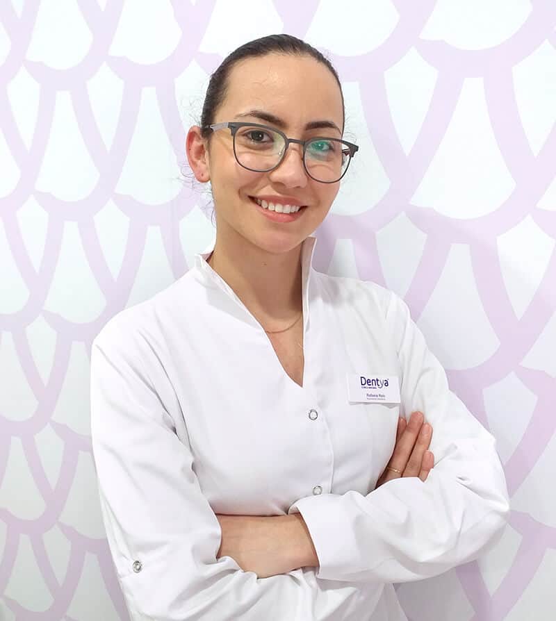 Rafaela Reis, assistente na clínica da Dentya